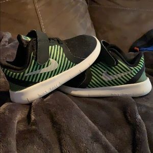 Boys Nike free size 8c